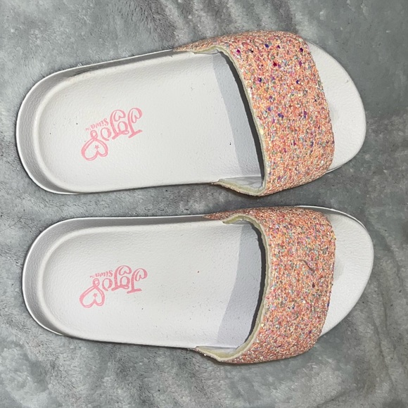 JoJo Siwa sandals/slippers. Never worn. Great condition brand new. Pink sparkly. - Picture 5 of 5